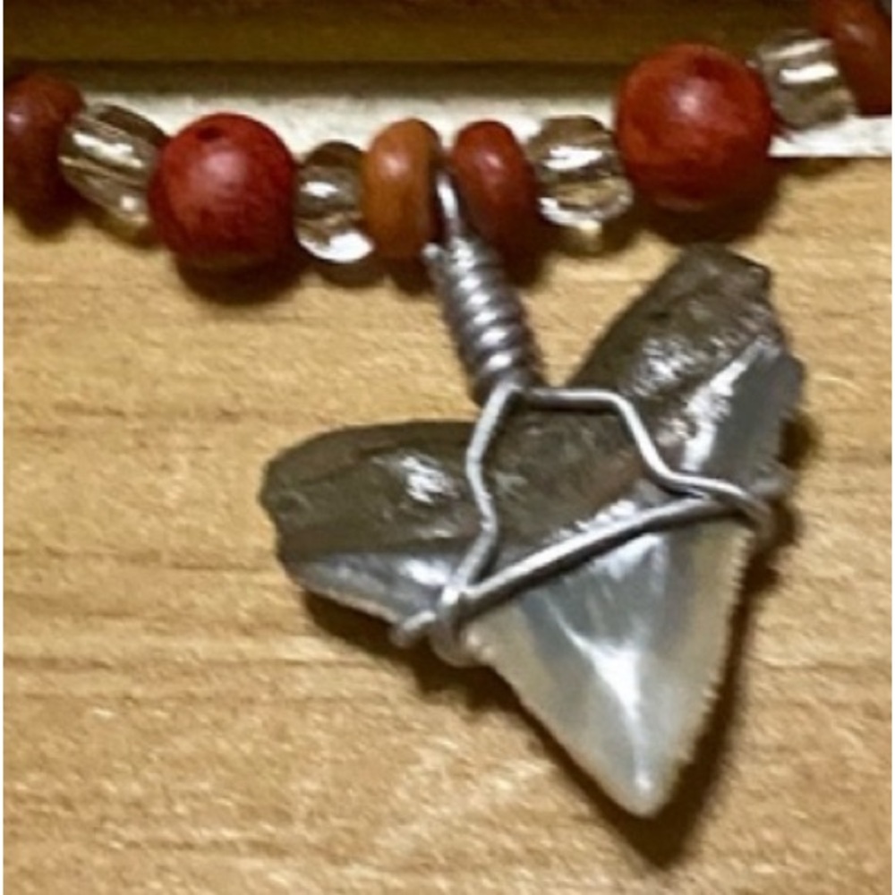 🦈KOA  VINTAGE WOODEN NECKLACE, NATURAL STONES, AND CRYSTALS, 🦈